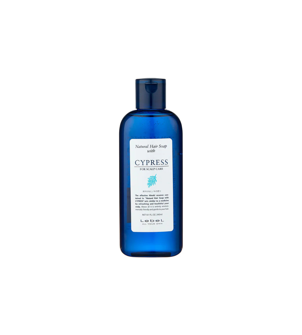 Lebel Natural Cypress Shampoo – niebieska butelka delikatnego szamponu do wrażliwej skóry głowy, 240ml, widok z przodu